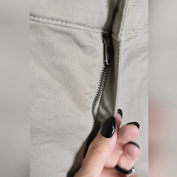 5.11 Tactical Women's Khaki Shorts Size 14 - Picture 4 of 9